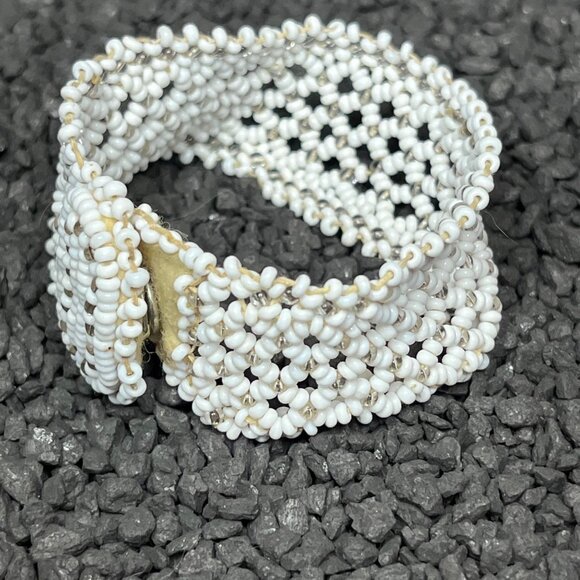 Handcrafted Vintage White Beaded Bracelet With Snap Closure - Picture 2 of 9